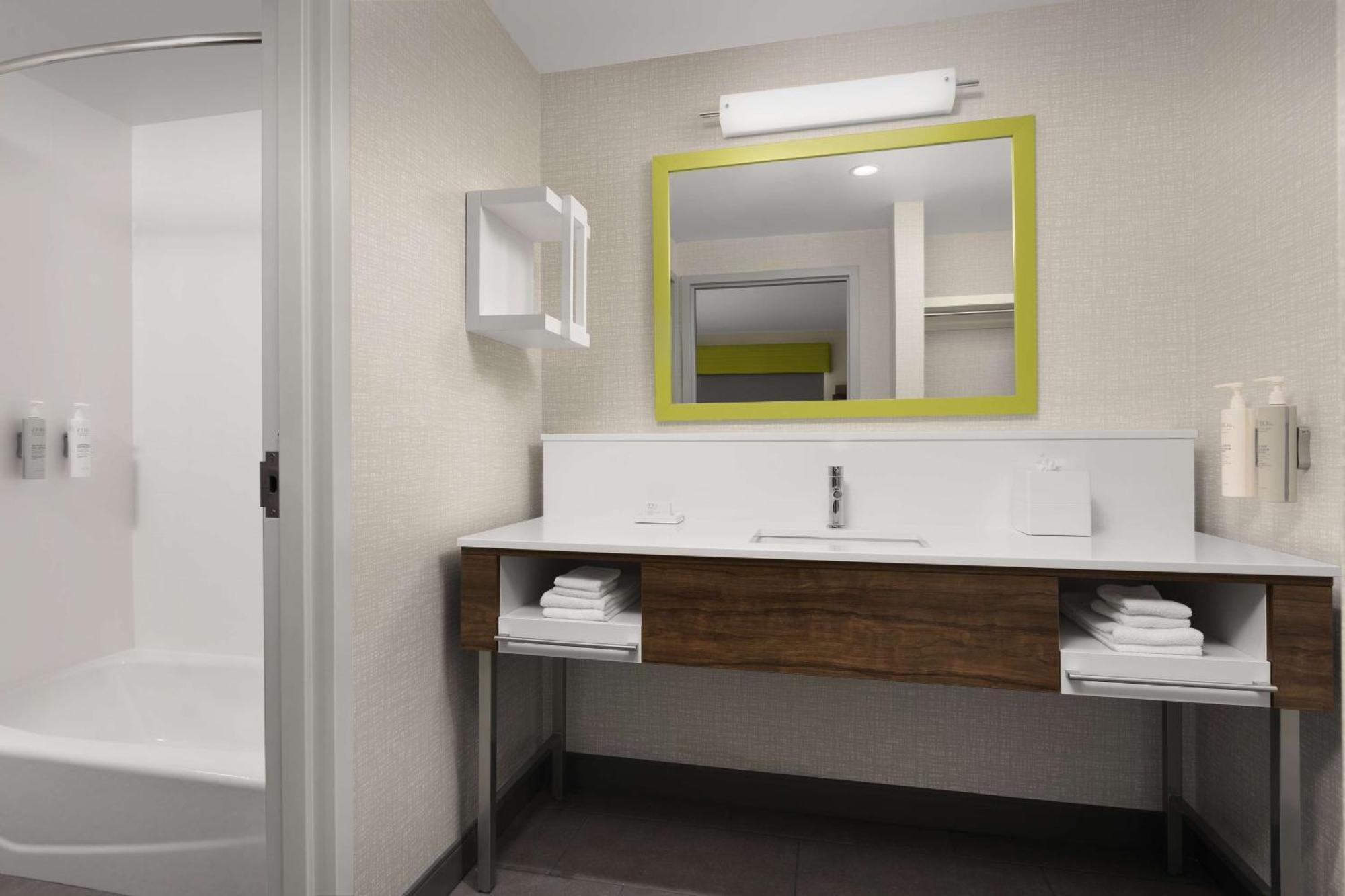 Hampton Inn & Suites Durham University Medical Center Eksteriør billede